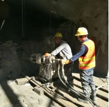 吊罗山乡水下抗分散灌浆料特点 水下不分散注浆料介绍